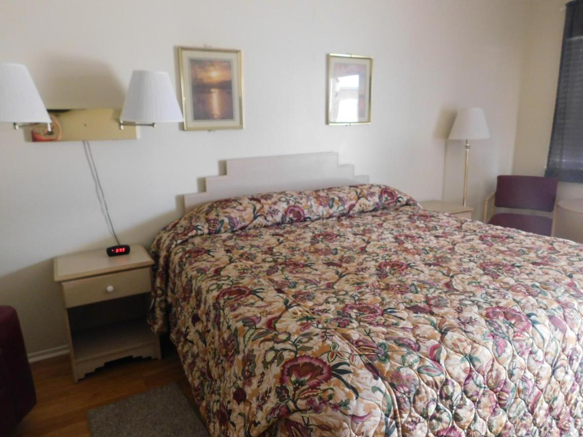 Motel Royal Host